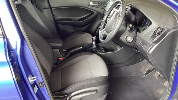 Used Hyundai i20 2020 for sale - 76223730: Photo 2
