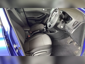 Used Hyundai i20 2020 for sale - 76223730: Photo 2