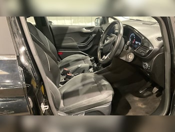 Used Ford Fiesta 2019 for sale - 76010326: Photo 2