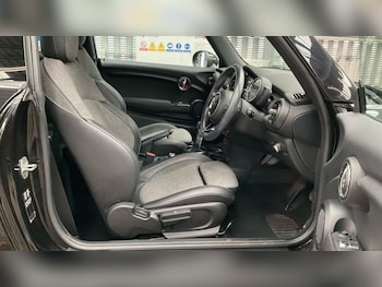 Used MINI Hatch 2018 for sale - 75693179: Photo