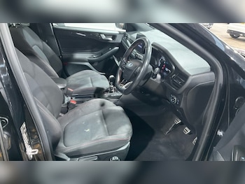 Used Ford Focus 2019 for sale - 76223739: Photo 2