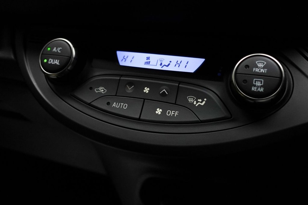 Used Toyota Yaris 2016 for sale - 76105773: Photo 32