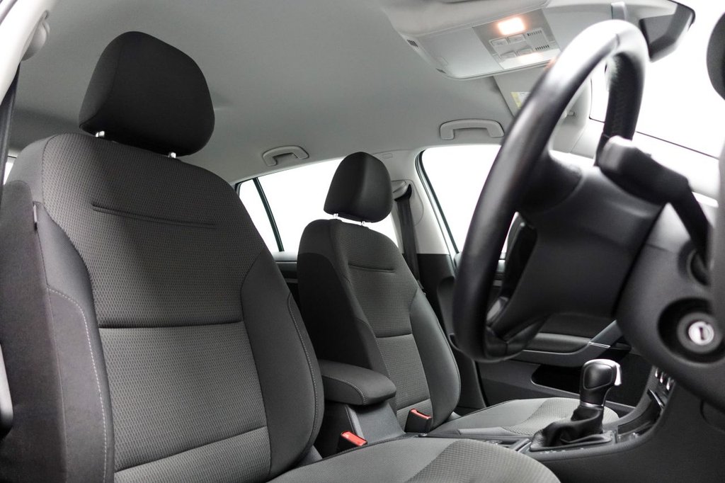 Used Volkswagen Golf 2018 for sale - 76132883: Photo 2