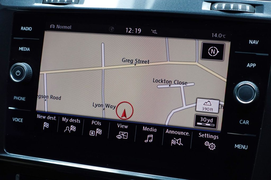 Used Volkswagen Golf 2018 for sale - 76132883: Photo 3