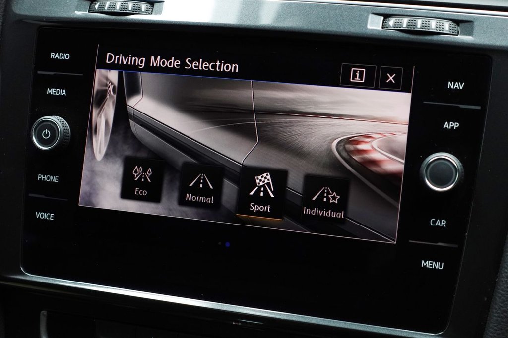 Used Volkswagen Golf 2018 for sale - 76132883: Photo 33