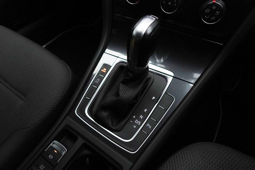 Used Volkswagen Golf 2018 for sale - 76132883: Photo 36