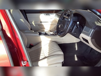 Used Jaguar XF 2017 for sale - 76740436: Photo