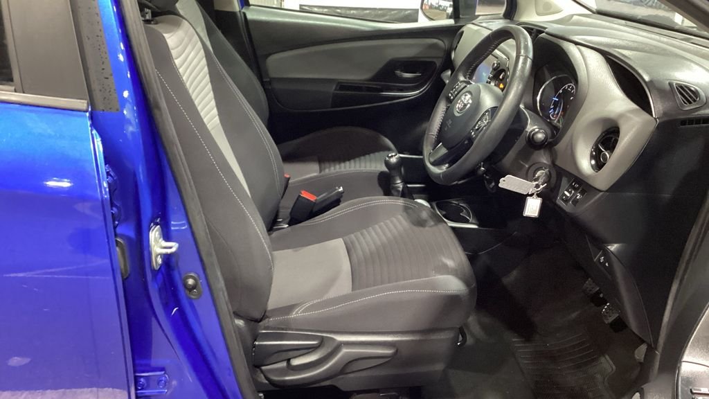 Used Toyota Yaris 2020 for sale - 76617451: Photo 2