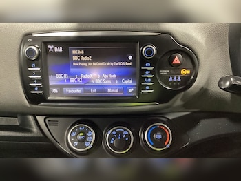 Used Toyota Yaris 2020 for sale - 76617451: Photo