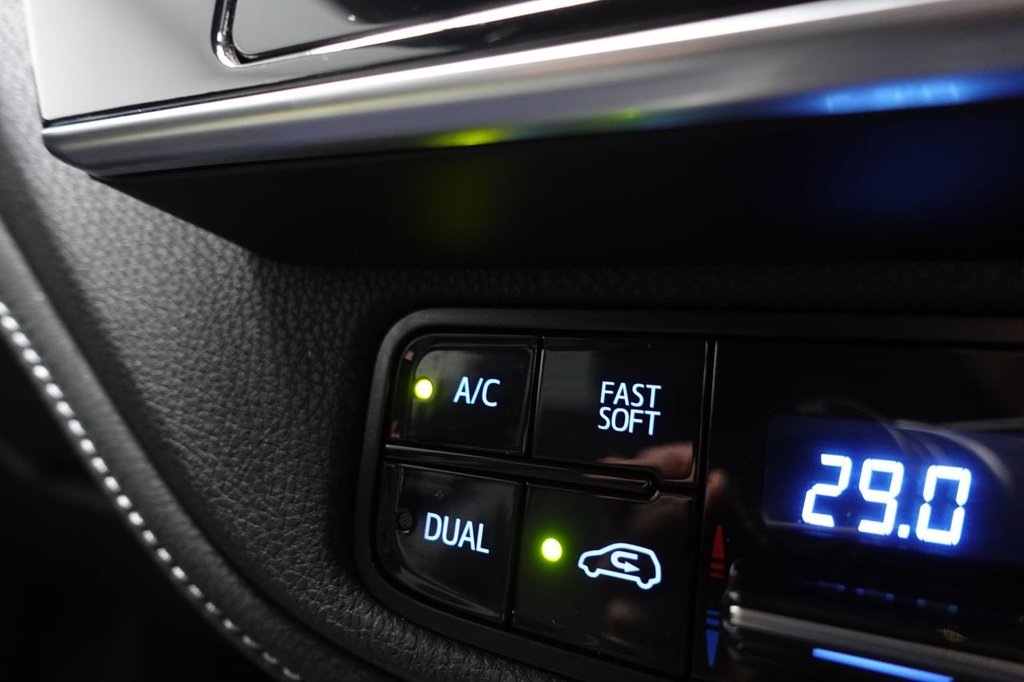 Used Toyota Auris 2017 for sale - 77227471: Photo 29