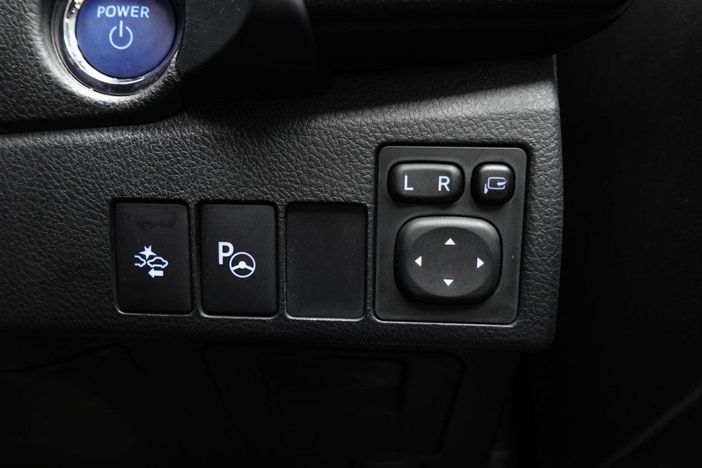 Used Toyota Auris 2017 for sale - 77227471: Photo 44