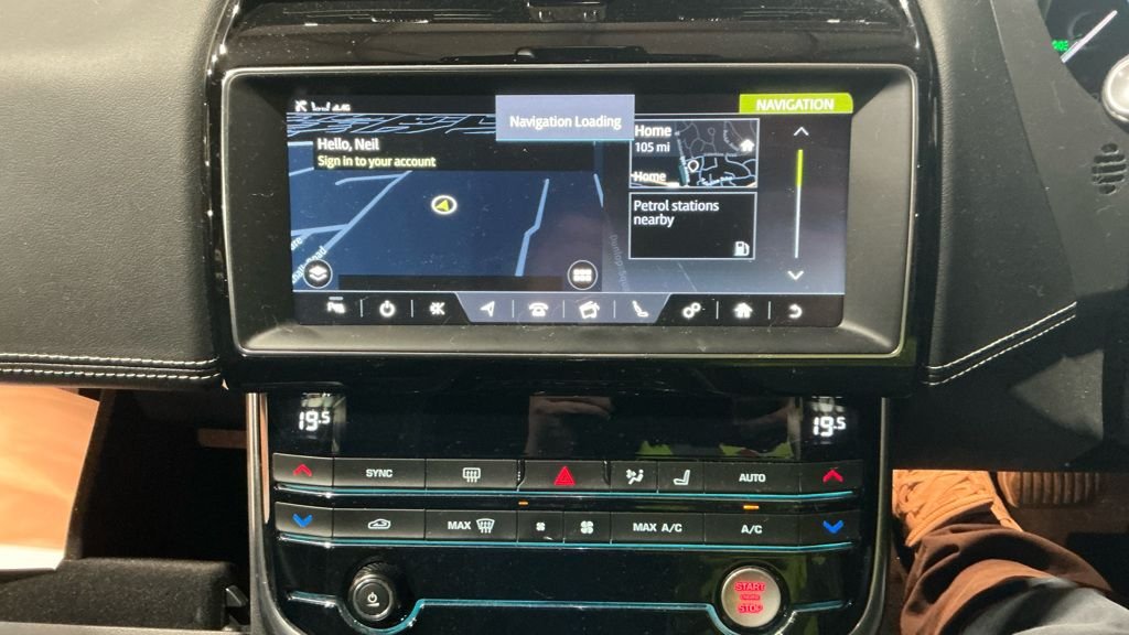 Used Jaguar XE 2018 for sale - 76429905: Photo 3