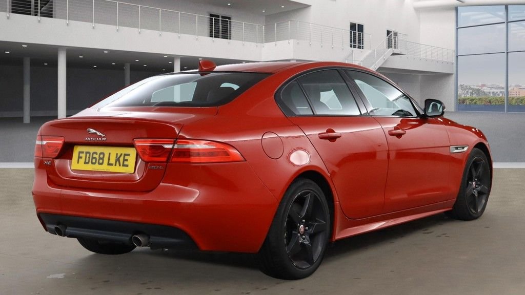 Used Jaguar XE 2018 for sale - 76429905: Photo 8