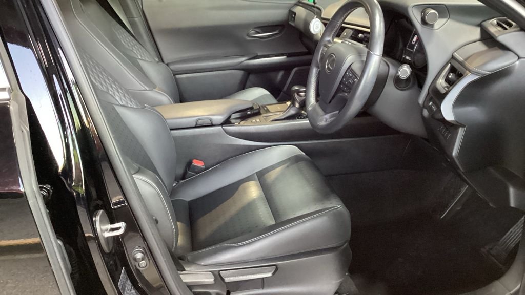 Used Lexus UX 2022 for sale - 76867881: Photo 2