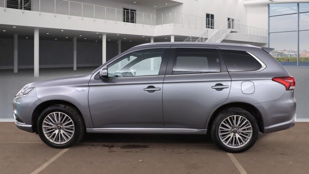 Used Mitsubishi Outlander 2021 for sale - 76632609: Photo 11