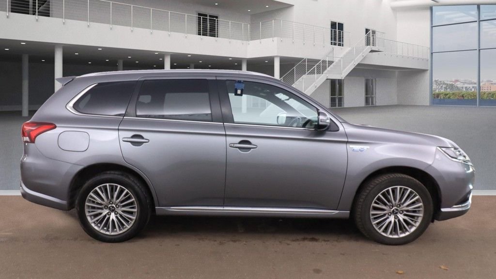 Used Mitsubishi Outlander 2021 for sale - 76632609: Photo 9