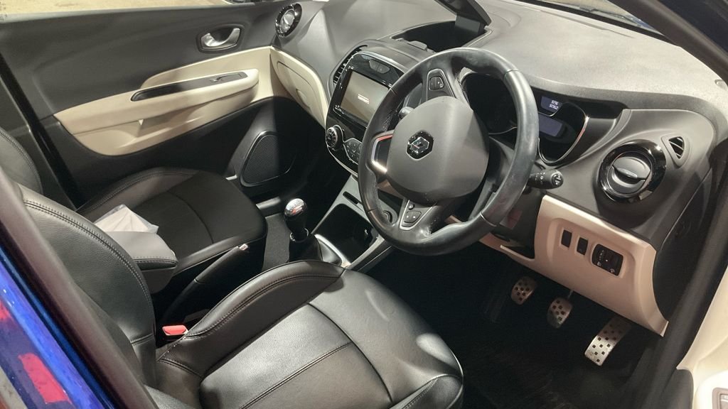 Used Renault Captur 2019 for sale - 76570536: Photo 2