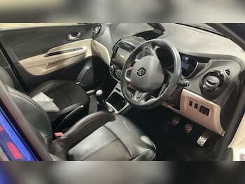 Used Renault Captur 2019 for sale - 76570536: Photo