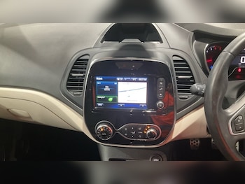 Used Renault Captur 2019 for sale - 76570536: Photo