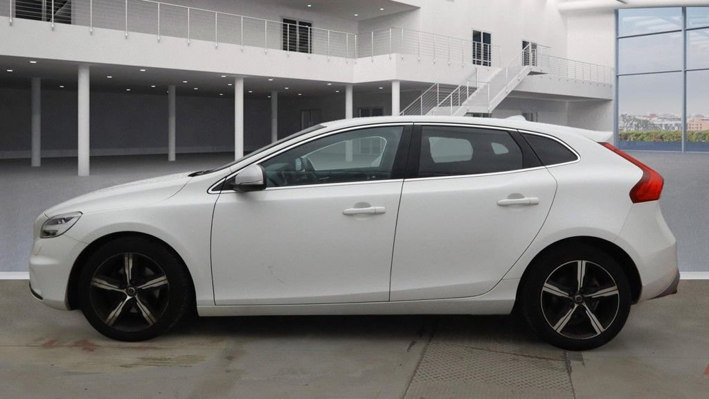 Used Volvo V40 2017 for sale - 76367742: Photo 11