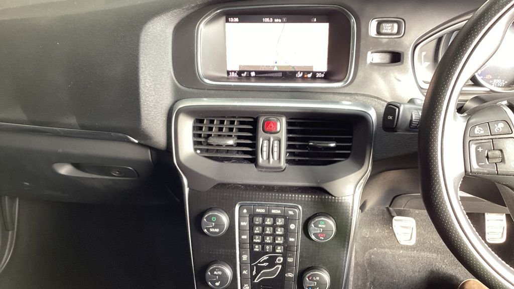 Used Volvo V40 2017 for sale - 76367742: Photo 3