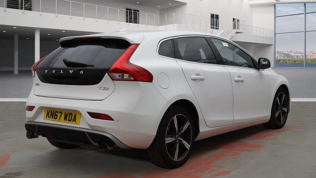Used Volvo V40 2017 for sale - 76367742: Photo 8