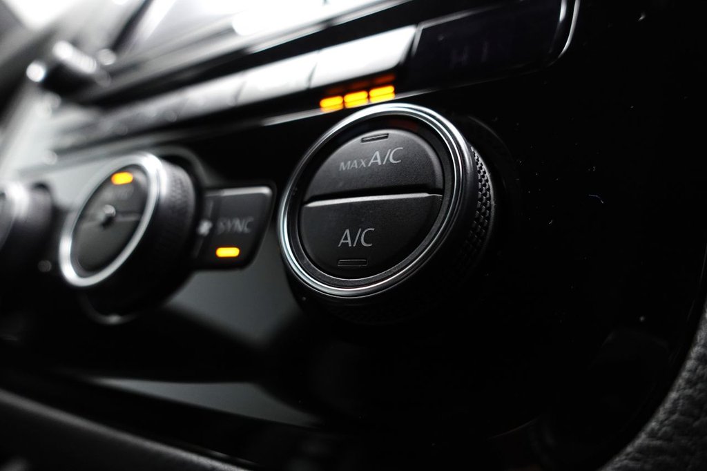 Used Volkswagen Scirocco 2017 for sale - 76172939: Photo 40