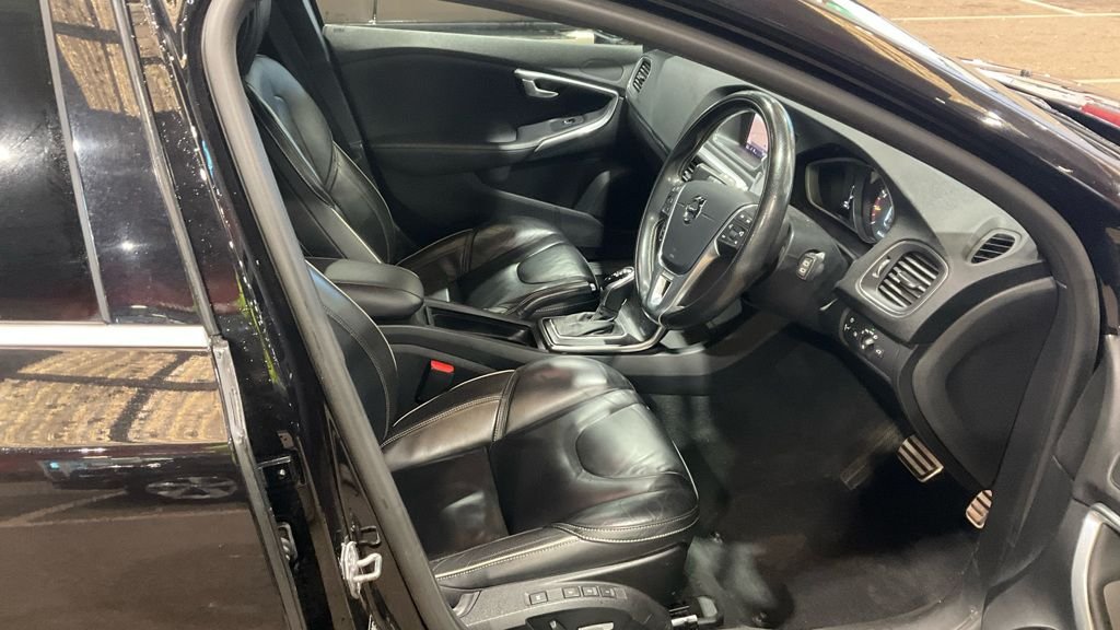 Used Volvo V40 2019 for sale - 77341878: Photo 3