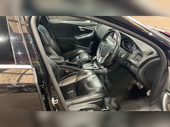 Used Volvo V40 2019 for sale - 77341878: Photo