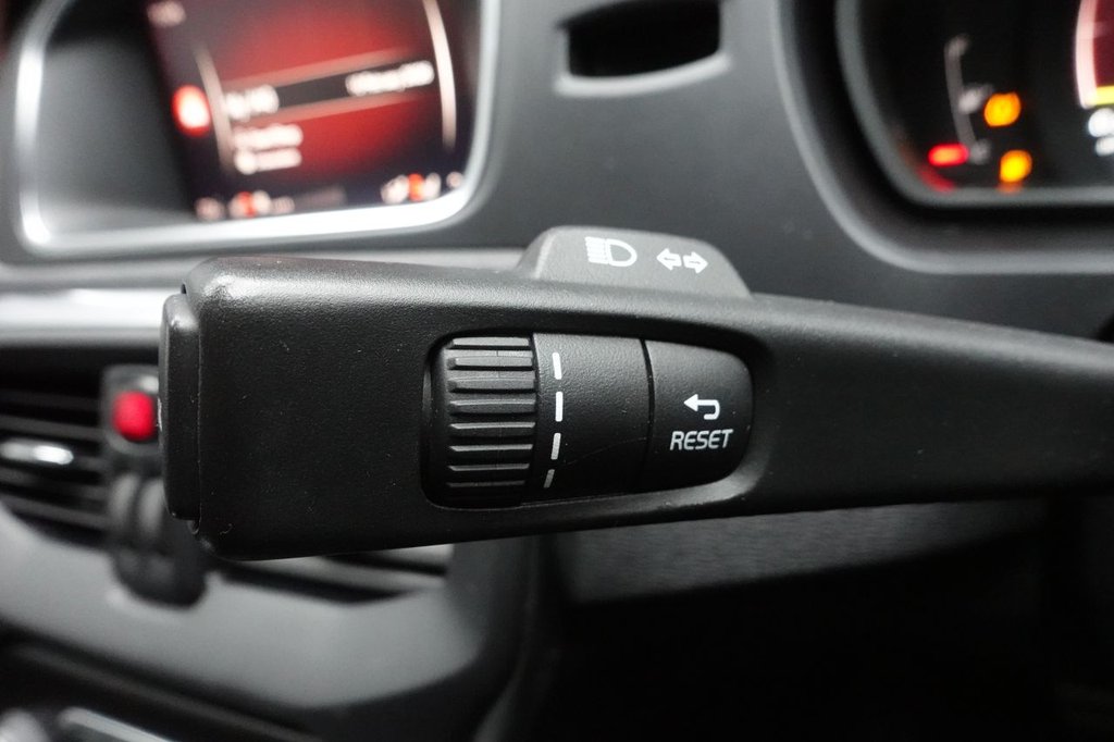 Used Volvo V40 2019 for sale - 77341878: Photo 40