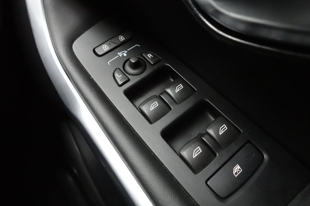 Used Volvo V40 2019 for sale - 77341878: Photo 42