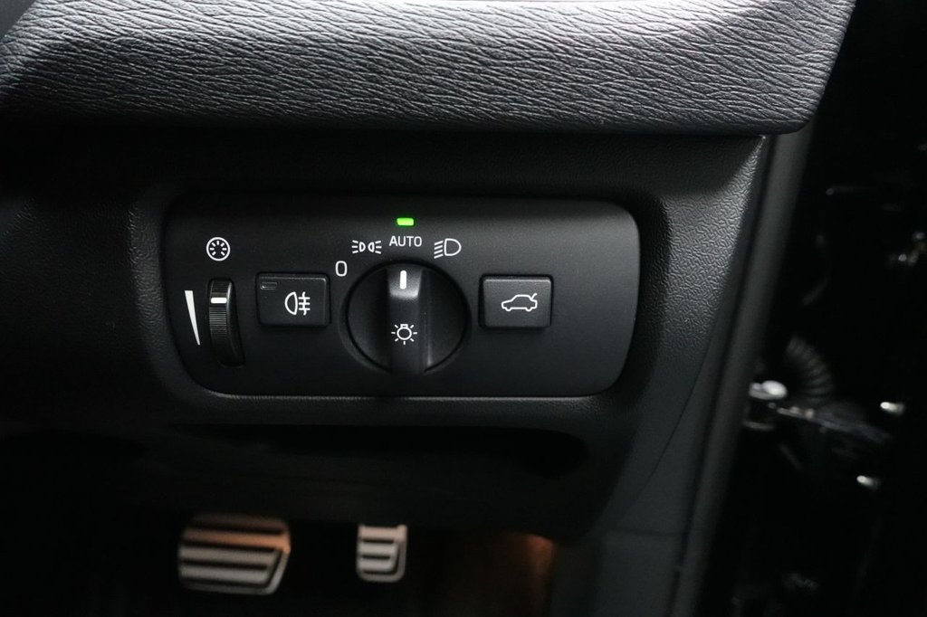 Used Volvo V40 2019 for sale - 77341878: Photo 43