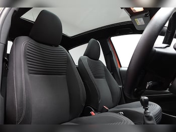 Used Toyota Yaris 2016 for sale - 75641902: Photo