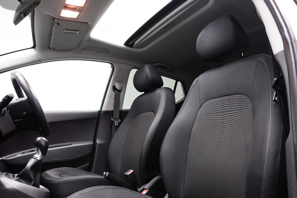 Used Hyundai i10 2017 for sale - 76267208: Photo 15