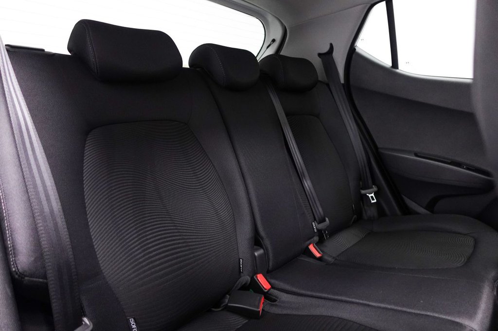 Used Hyundai i10 2017 for sale - 76267208: Photo 18