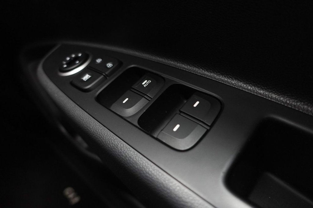 Used Hyundai i10 2017 for sale - 76267208: Photo 41