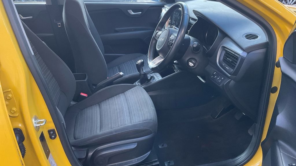 Used Kia Stonic 2022 for sale - 76923542: Photo 2