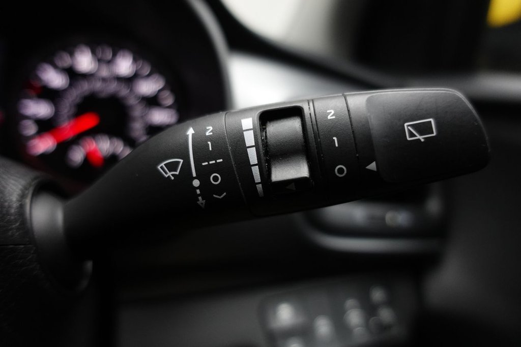 Used Kia Stonic 2022 for sale - 76923542: Photo 36