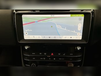 Used Jaguar XE 2019 for sale - 78372883: Photo