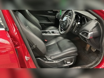 Used Jaguar XE 2019 for sale - 78372883: Photo