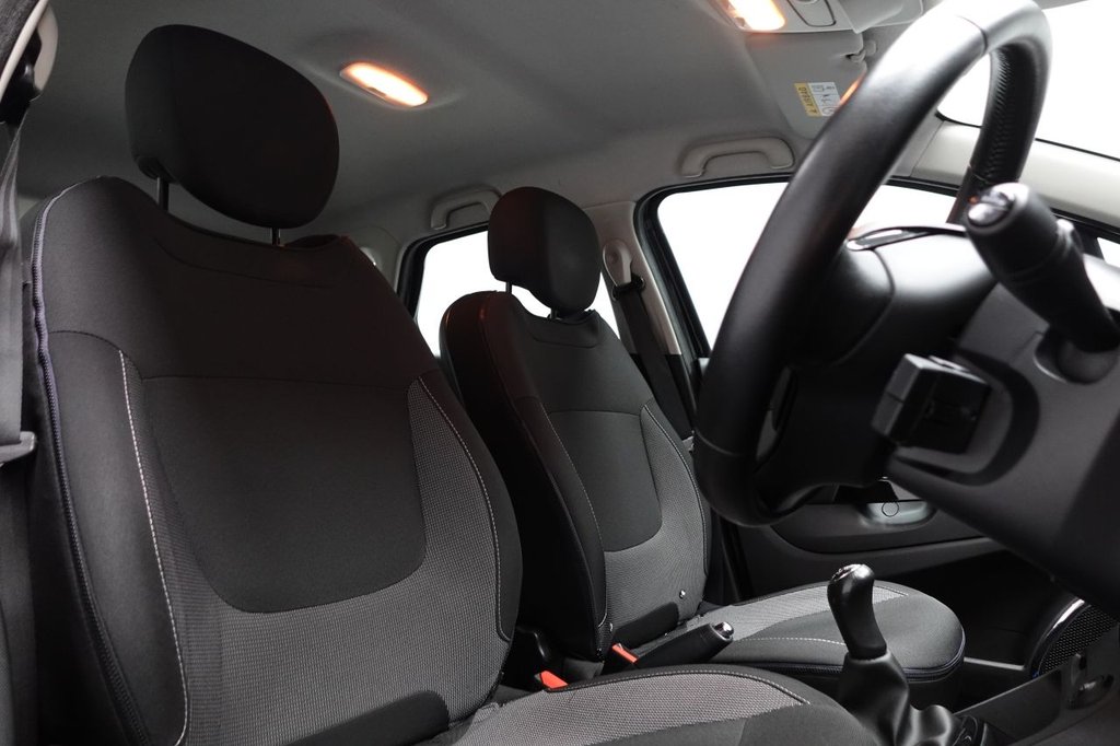 Used Renault Captur 2015 for sale - 76430304: Photo 2