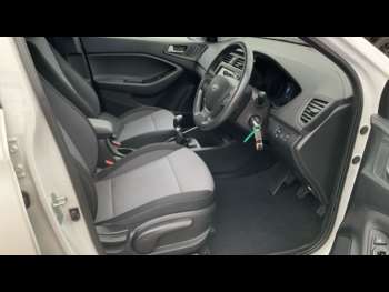 Used Hyundai i20 2018 for sale - 75242309: Photo