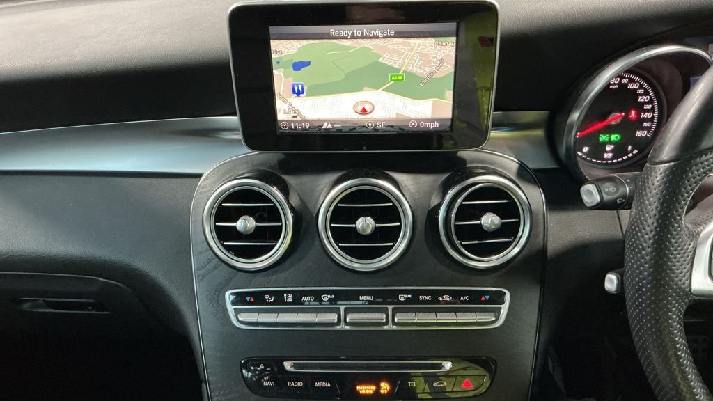 Used Mercedes-Benz GLC 2018 for sale - 77263518: Photo 2