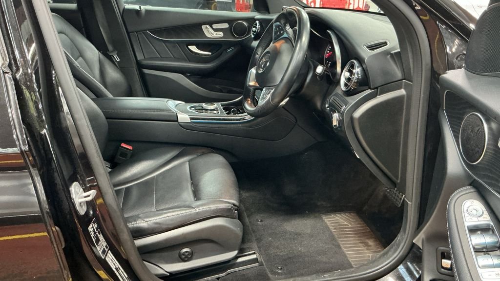 Used Mercedes-Benz GLC 2018 for sale - 77263518: Photo 3