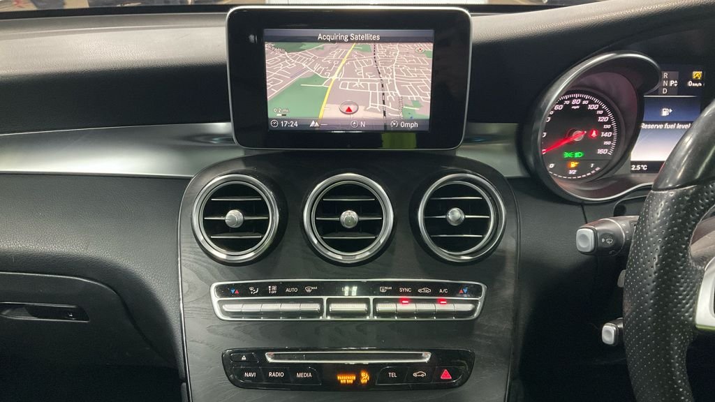 Used Mercedes-Benz GLC 2018 for sale - 77153665: Photo 2