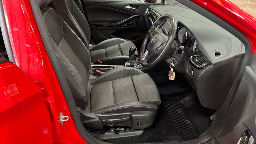 Used Vauxhall Astra 2019 for sale - 76470575: Photo 2