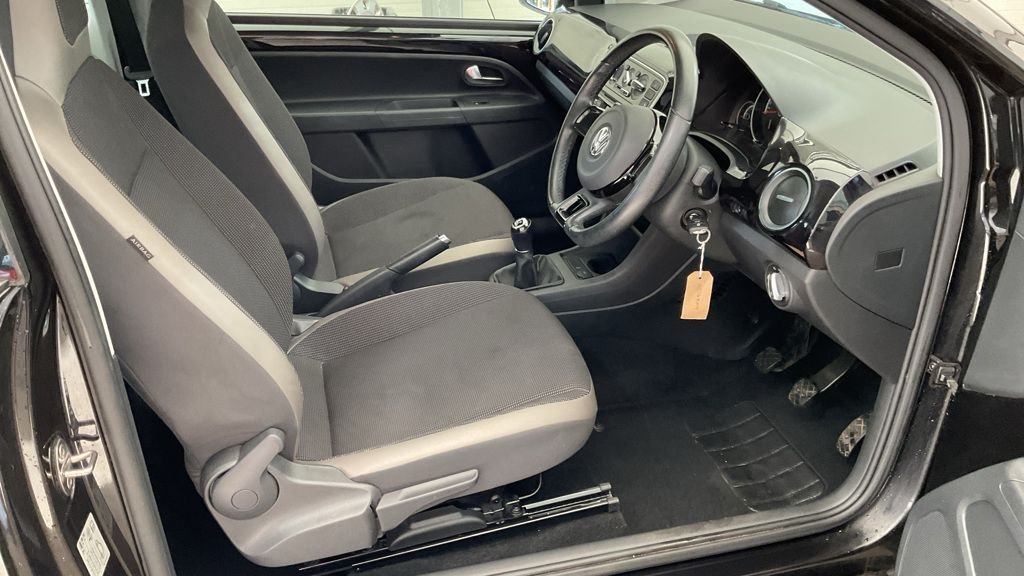 Used Volkswagen up! 2016 for sale - 76367738: Photo 2