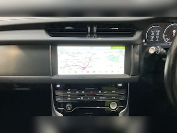 Used Jaguar XF 2018 for sale - 76496490: Photo