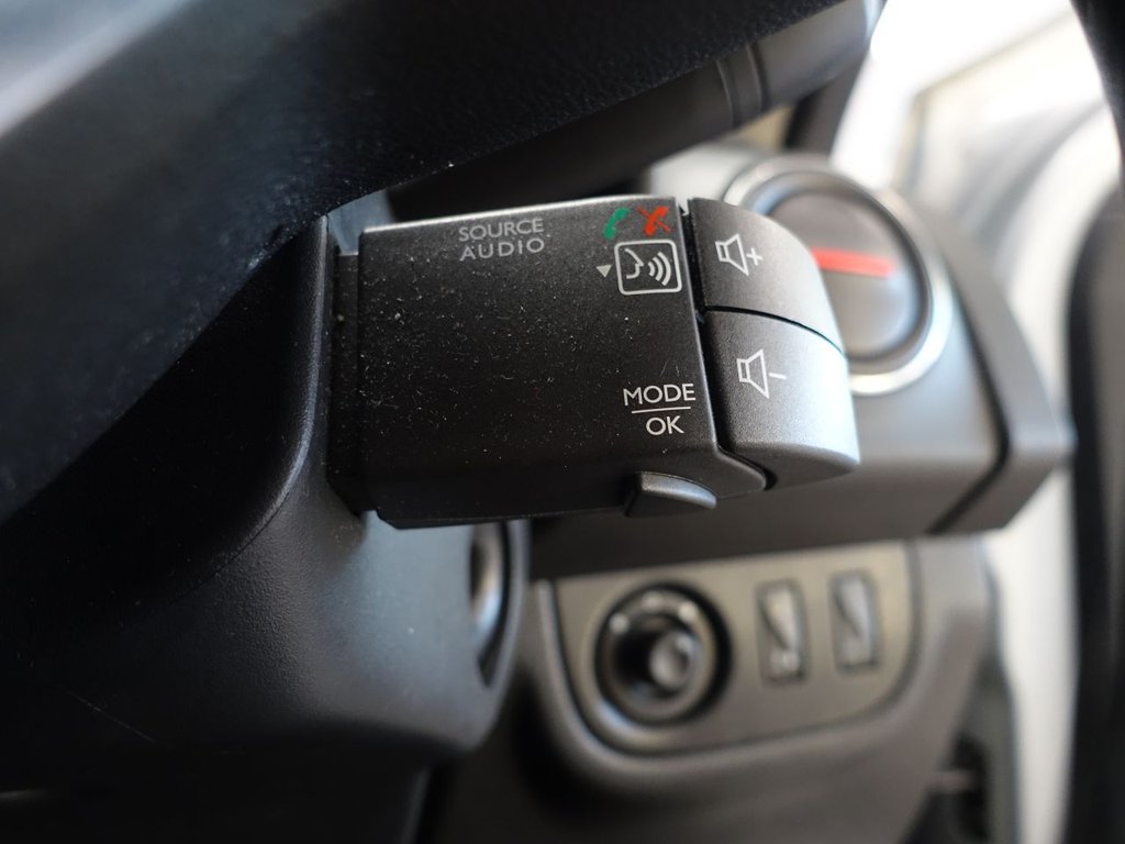 Used Dacia Sandero Stepway 2020 for sale - 77027000: Photo 33