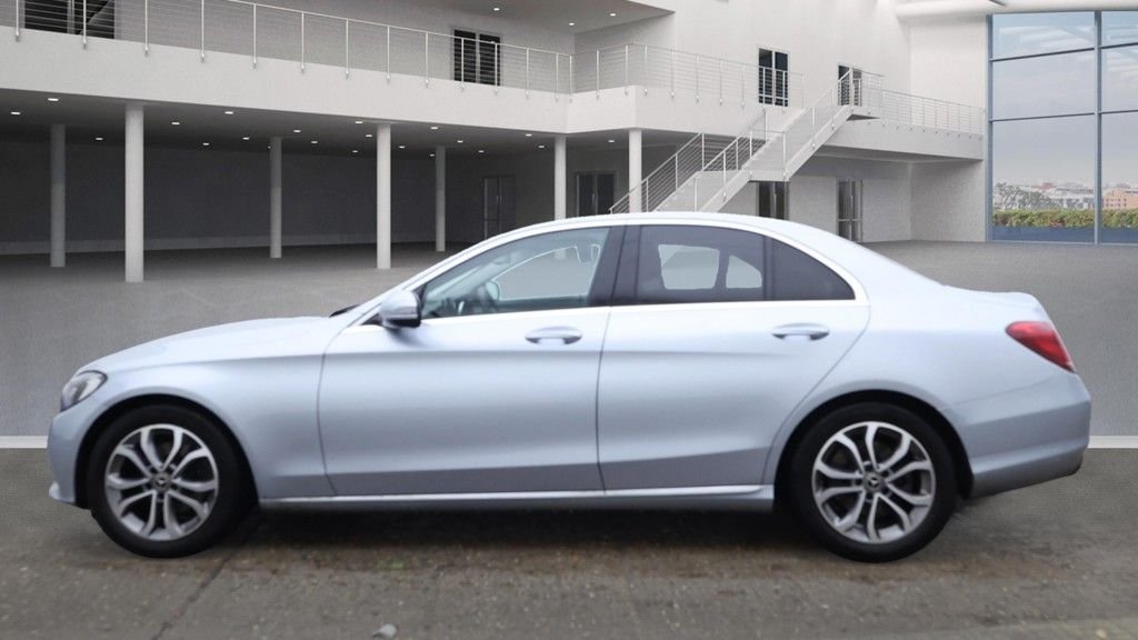 Used Mercedes-Benz C Class 2018 for sale - 76711504: Photo 11